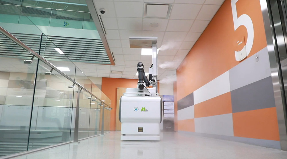 만능 방역 로봇